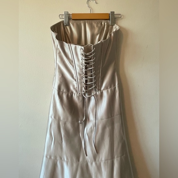 Nwot BCBGMAXAZRIA Corset Strapless Dress with Petticoat size 4 - Picture 1 of 8